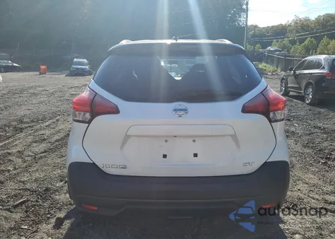 2018 Nissan Kicks S из США, поврежденный, VIN 3N1CP5CU2JL526397